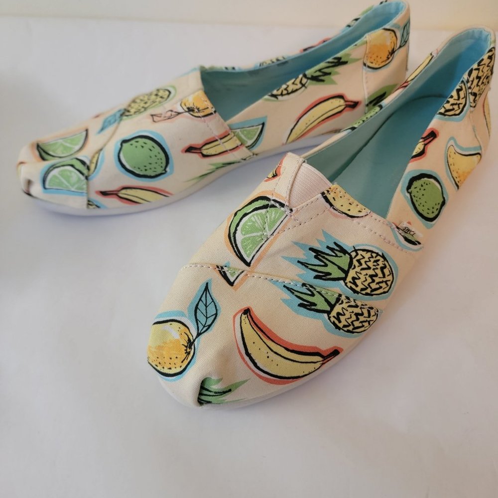 Toms Coral Pink Cuban Fruit Print Alpargata Size 9.5